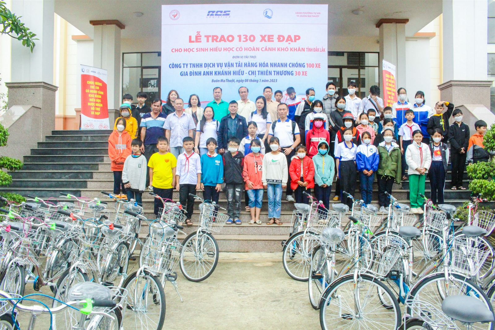 Mang Tết yêu thương đến với trẻ em có hoàn cảnh khó khăn