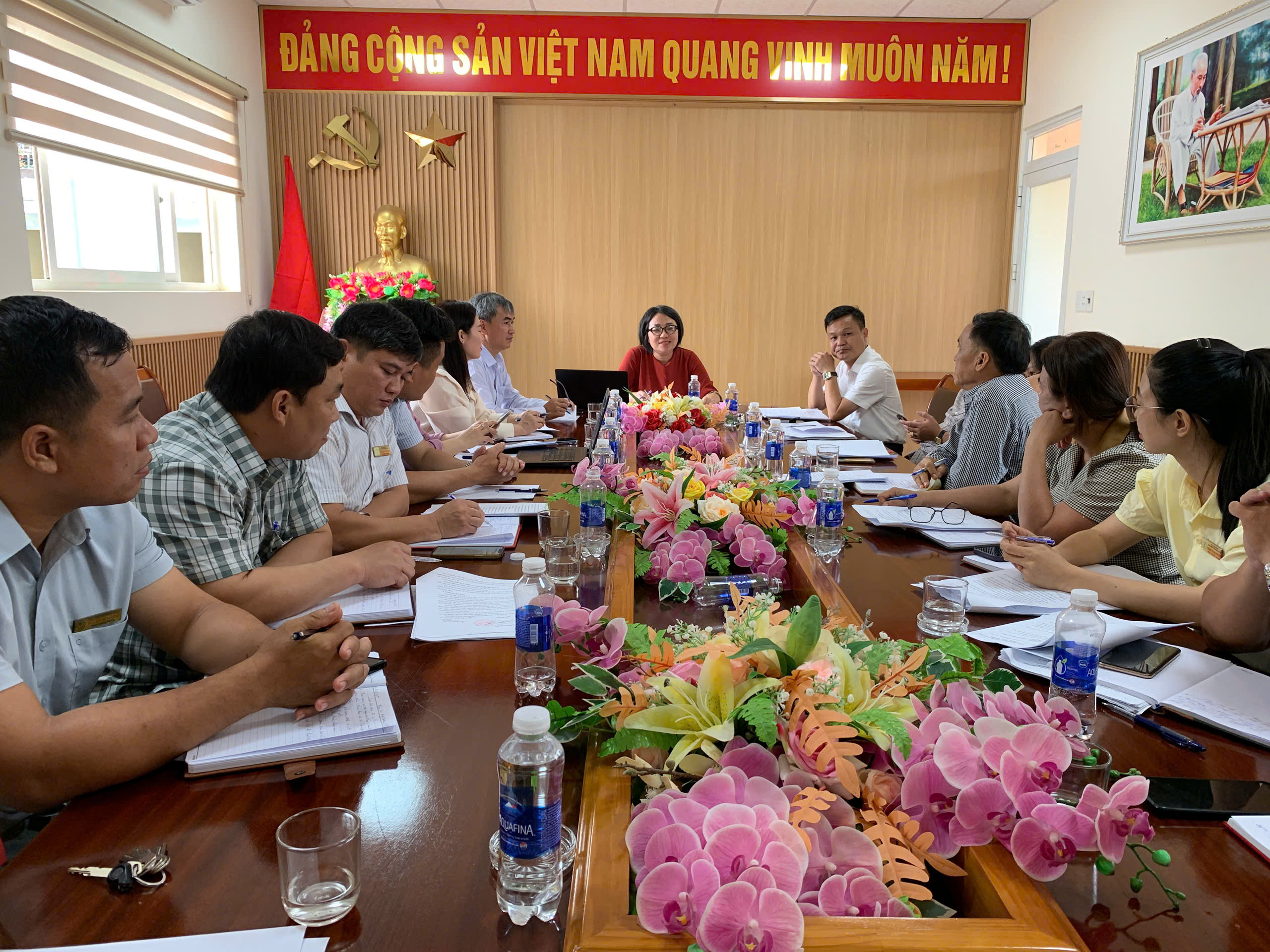 Phó Giám đốc Sở Y tế Bà Phạm Thị Minh Hiền thăm và làm việc với Trung tâm Bảo trợ xã hội và Trẻ em